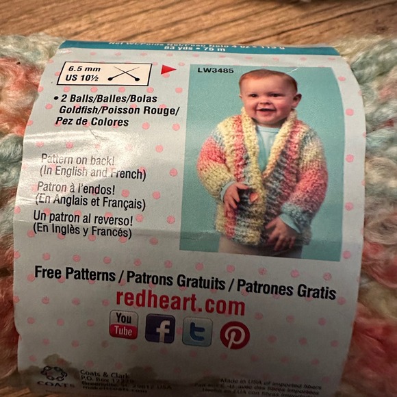 Red Heart Snuggle Bunny Yarn Goldfish Super Bulky 3 Skeins Lot 100% Acrylic - Picture 4 of 6